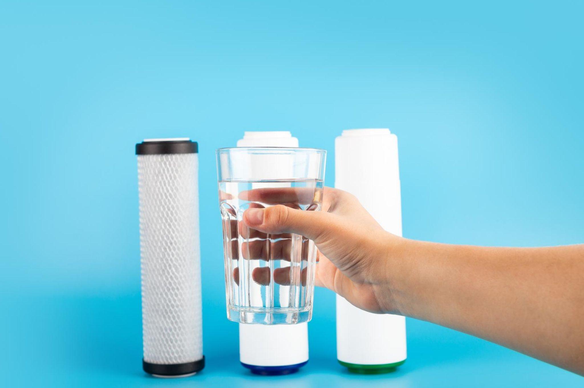 Saltless water conditioner filters for improved water taste and reduced contaminants